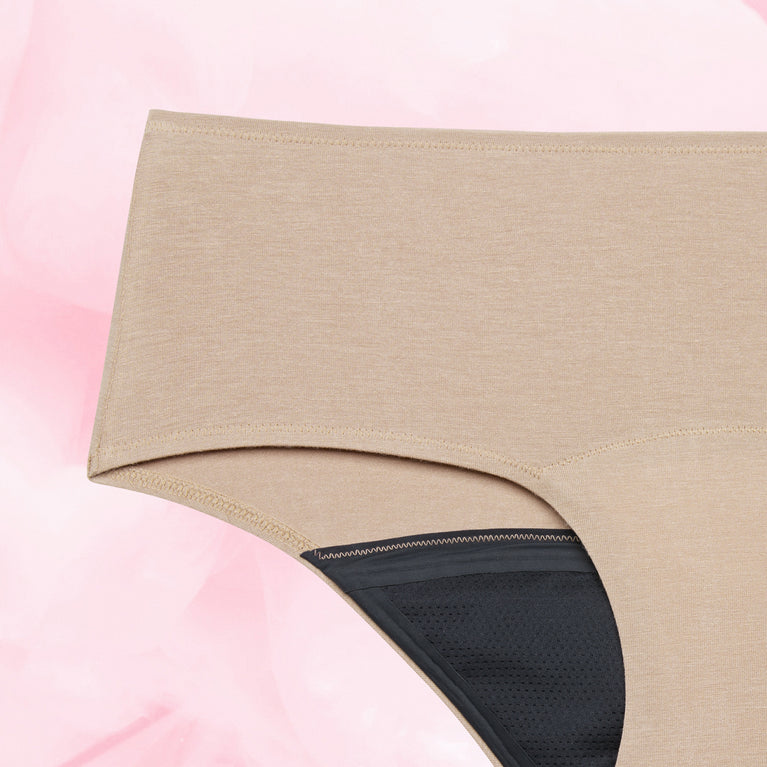 Eco Hipster heavy beige front crop white--beige 25efcb93-7ecc-401f-8066-fbd7103bc8be