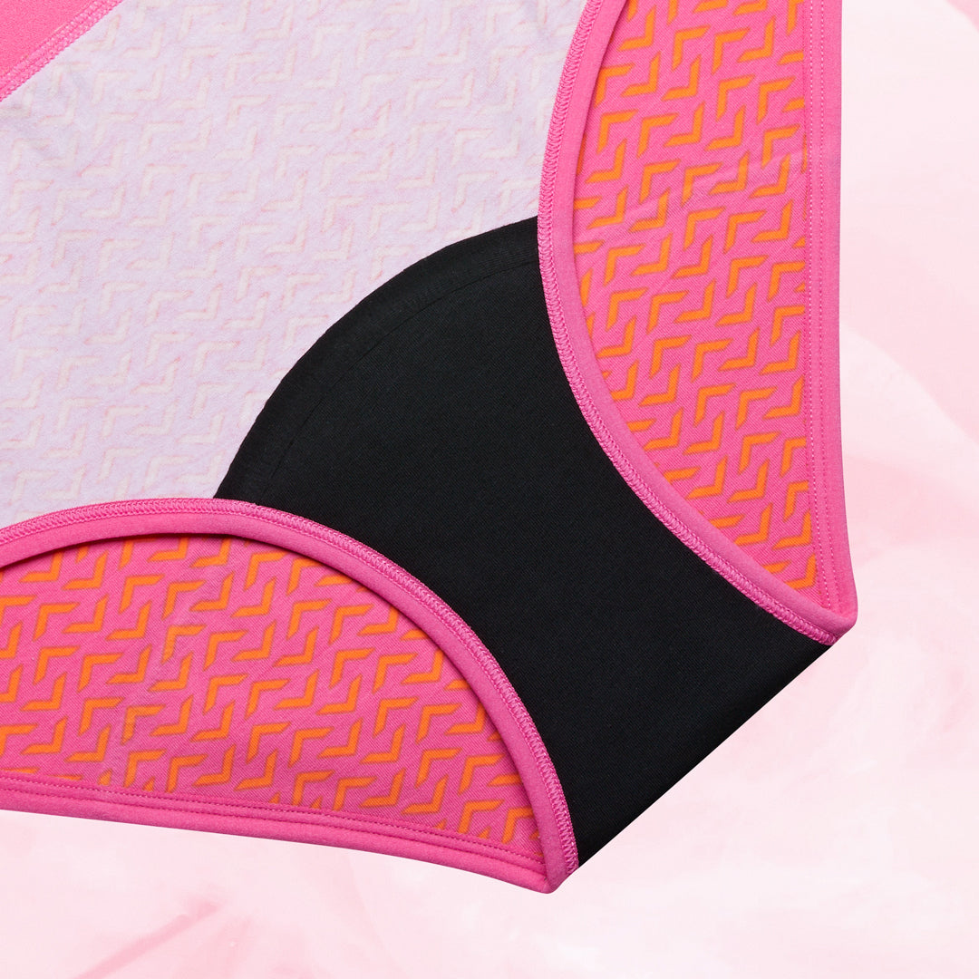 Teens Hipster Moderate Pink-Design Gusset Front White--pink-design cbdc0867-08d4-4cfe-afca-88cf9d41fc6e
