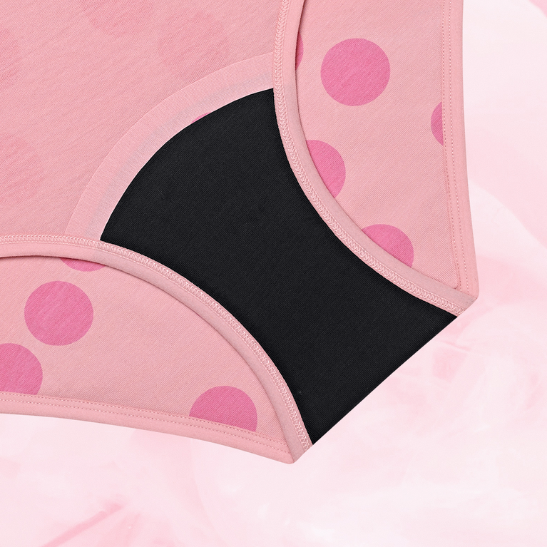Teen Hipster Print (3 Pack) Heavy period pants featuring a hipster cut, three-layer gusset for absorption, and soft organic cotton for comfort and protection.